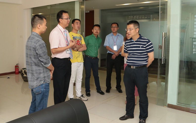 重慶市渝北區(qū)人民政府相關領導蒞臨云南天度集團考察，雙方將于近日簽訂投資合同，天度集團將在重慶投資設立控股子公司-重慶天度網絡信息技術有限公司，并建立200人規(guī)模的專業(yè)技術研發(fā)基地，此后將大大增強天度技術研發(fā)實力和公司綜合優(yōu)勢